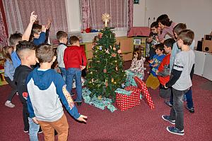 Ježíšek ve školní družině 19.12.2024, foto: Nepivodová Dana, Švec Jan